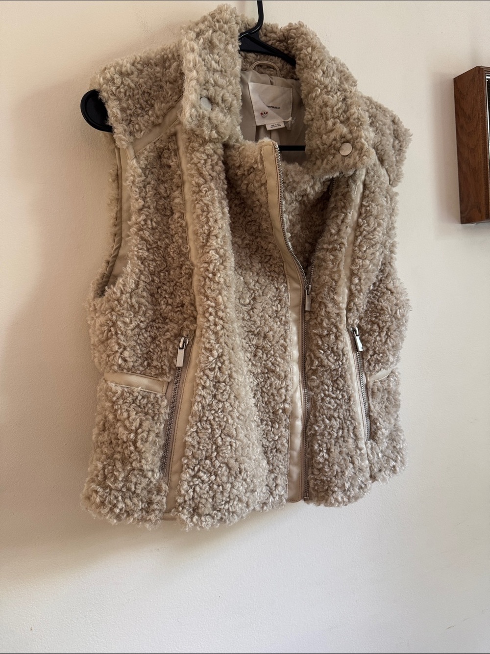 Anthropologie Plush faux fur/ polyester trimVest in Cream/taupe